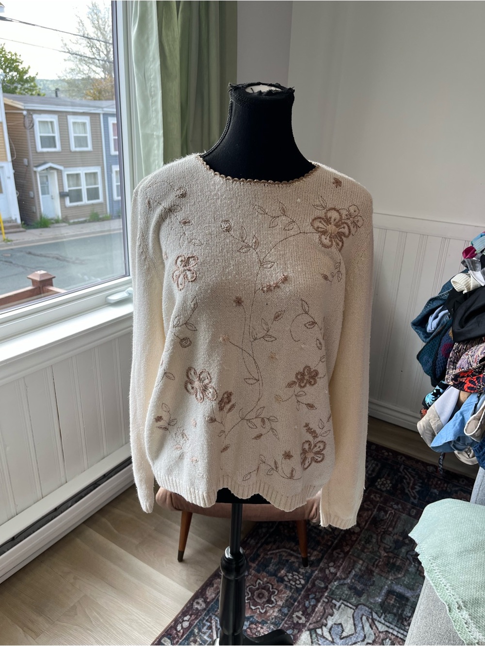 Y2K Northern Reflections Cozy Cream Floral Embroidered Sweater - Size Large